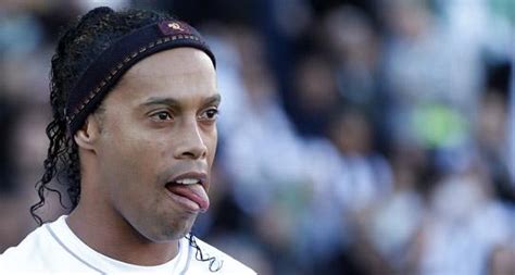 R­o­n­a­l­d­i­n­h­o­­n­u­n­ ­M­e­n­a­j­e­r­i­ ­K­o­n­u­ş­t­u­!­